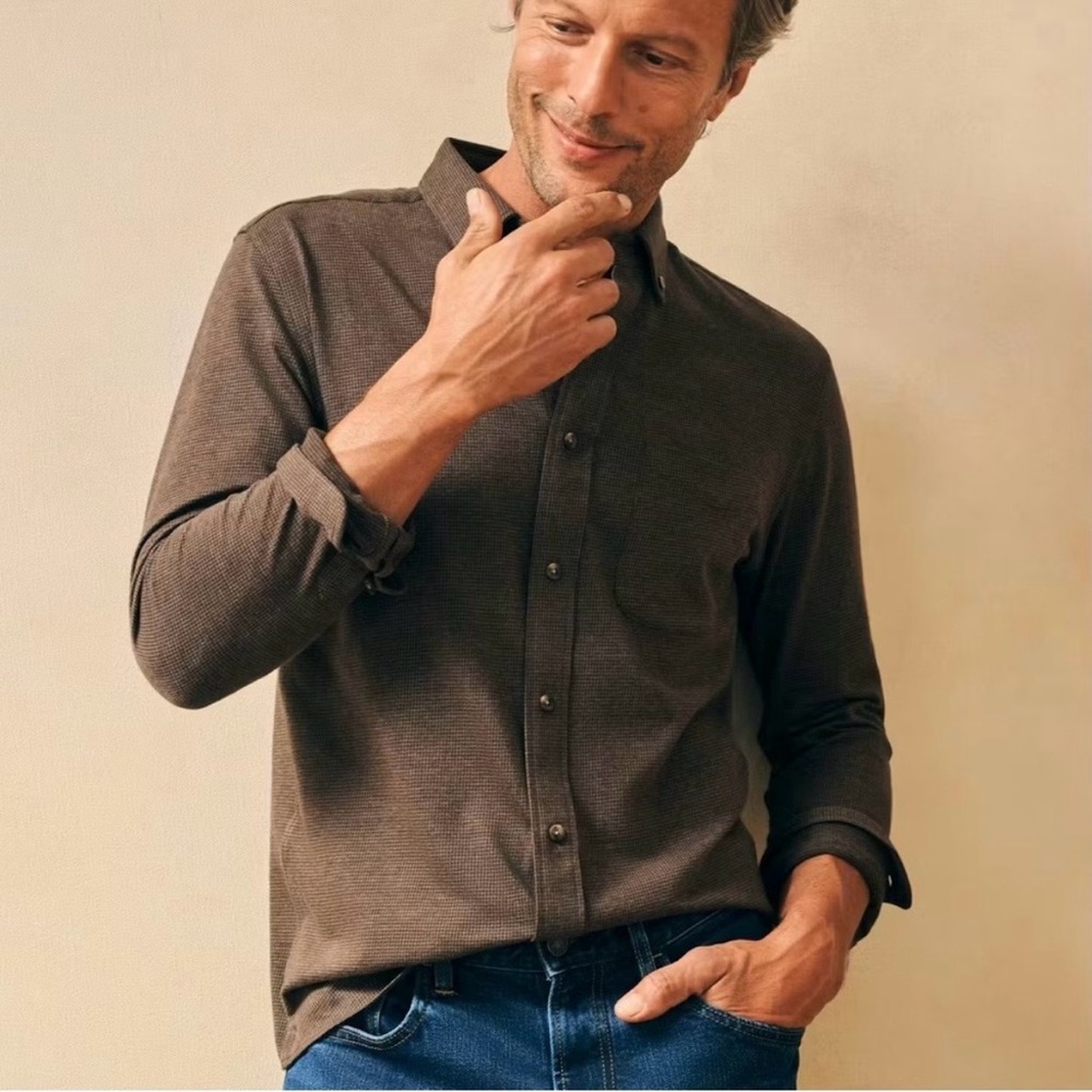 Faherty Men's Gray Button-Down Casual Shirt - Picture 2 of 7